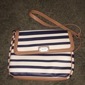 nine west cross body bag